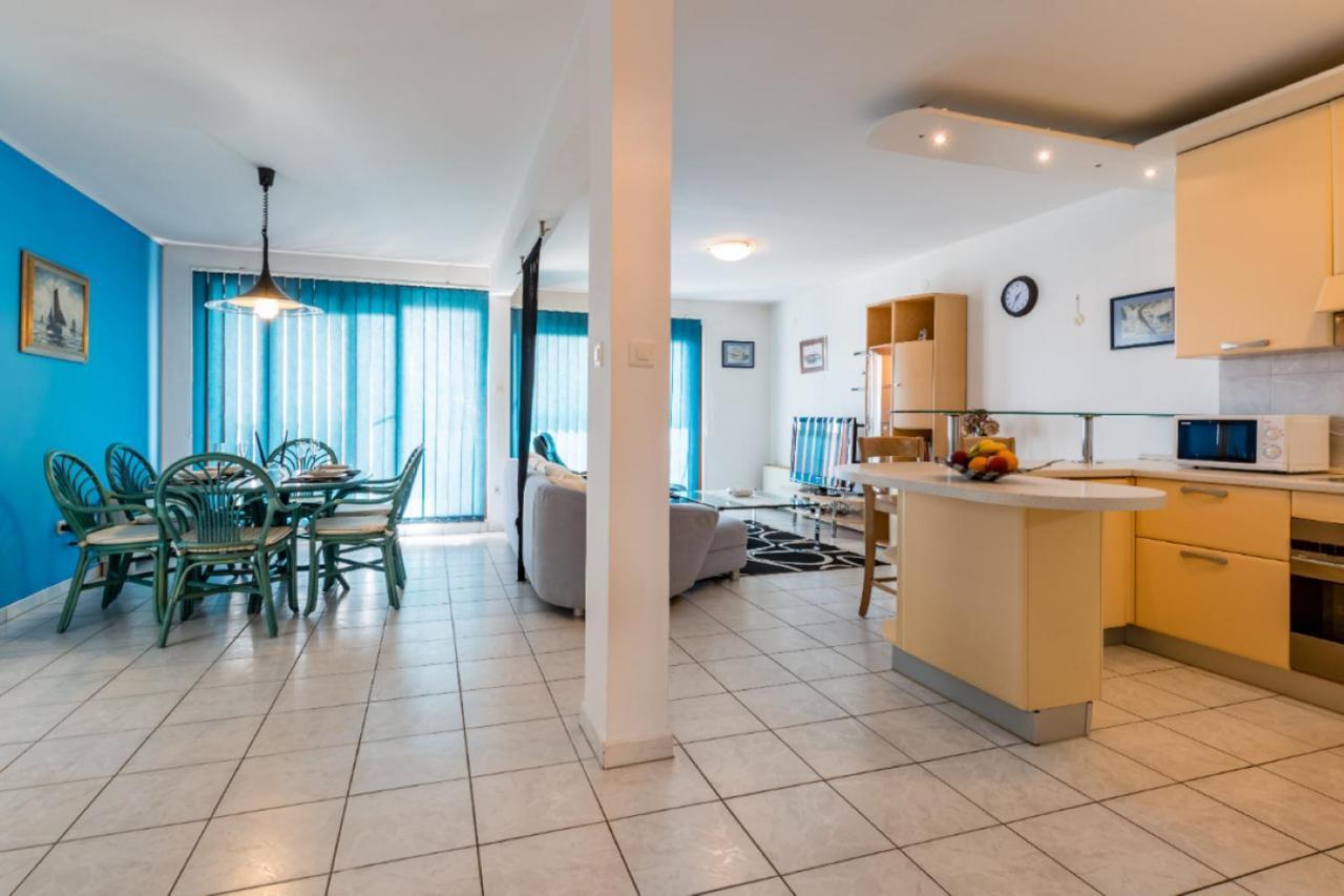 Sea View Apartment Reno W/Garage 스플리트 외부 사진